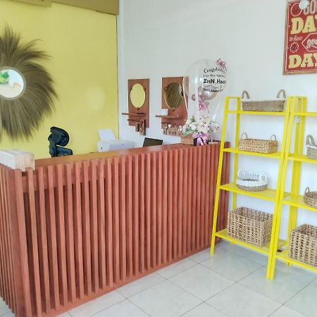Inn House Homestay Dadapan Luaran gambar