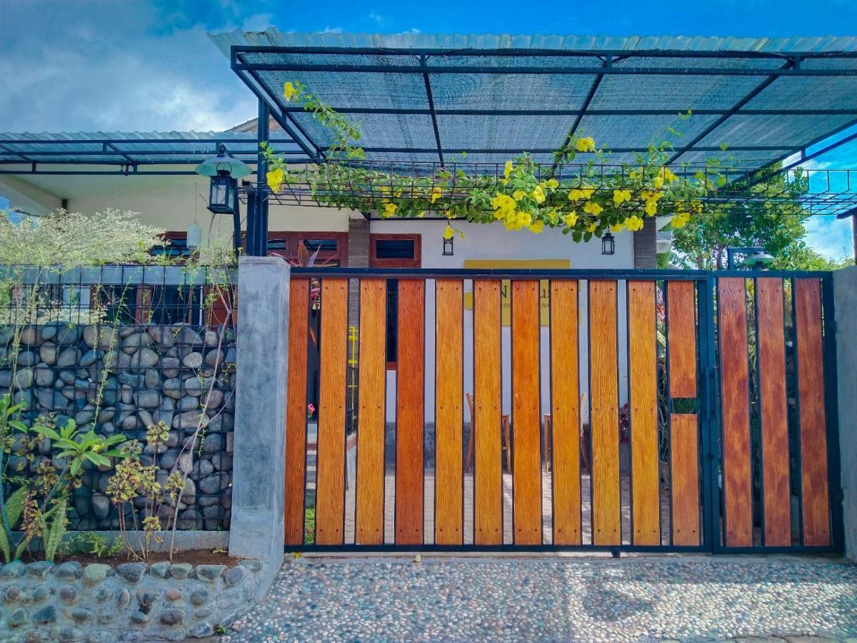 Inn House Homestay Dadapan Luaran gambar