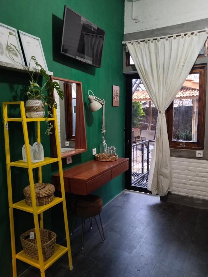 Inn House Homestay Dadapan Luaran gambar