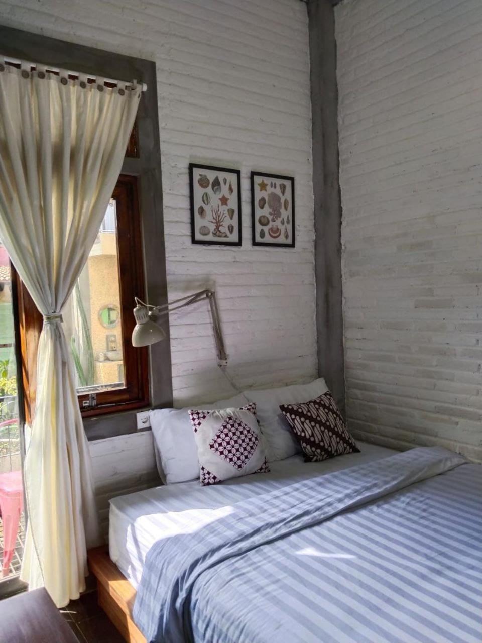 Inn House Homestay Dadapan Luaran gambar