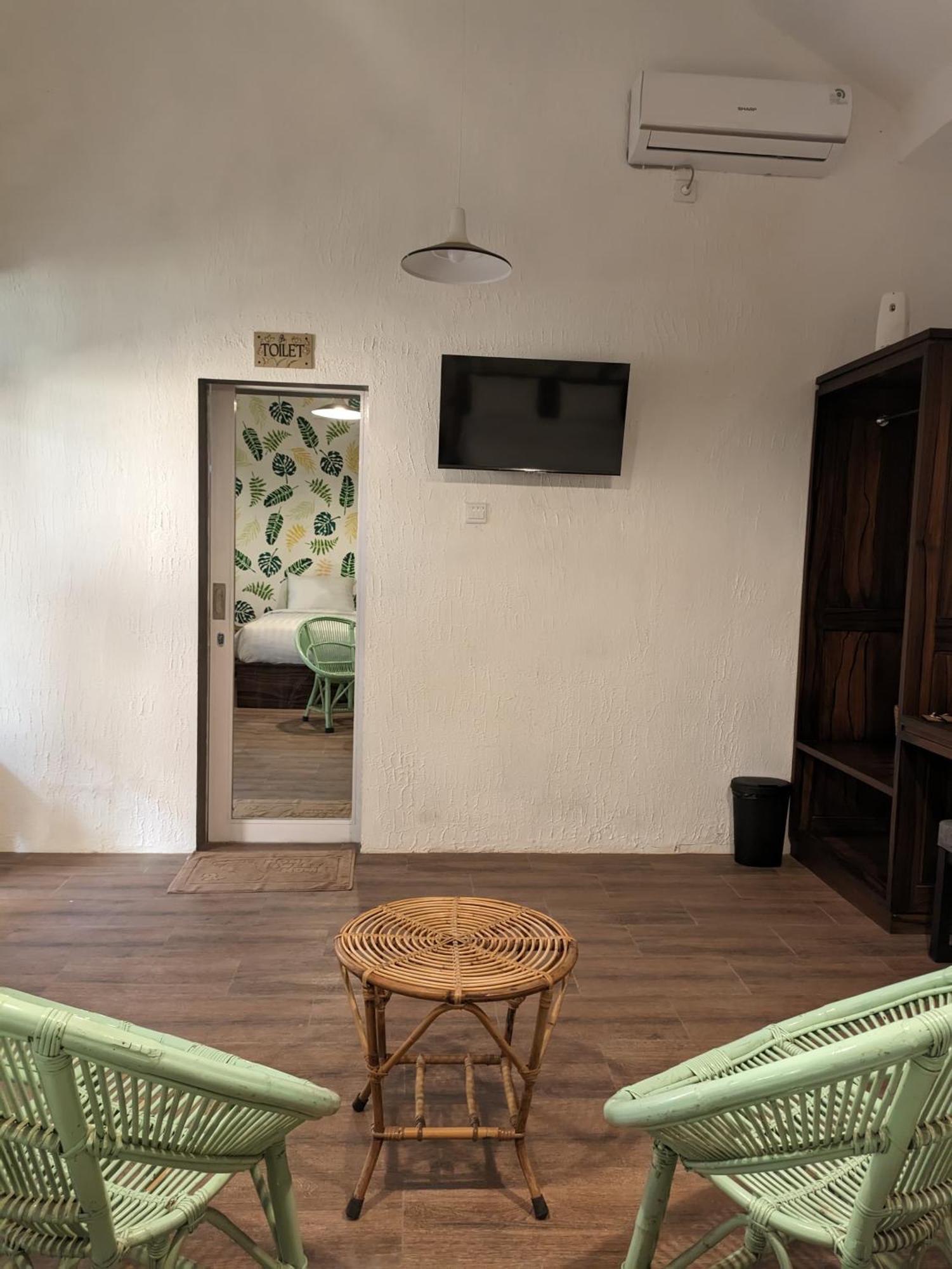 Inn House Homestay Dadapan Luaran gambar
