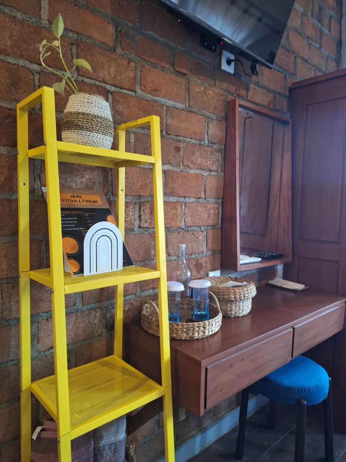 Inn House Homestay Dadapan Luaran gambar